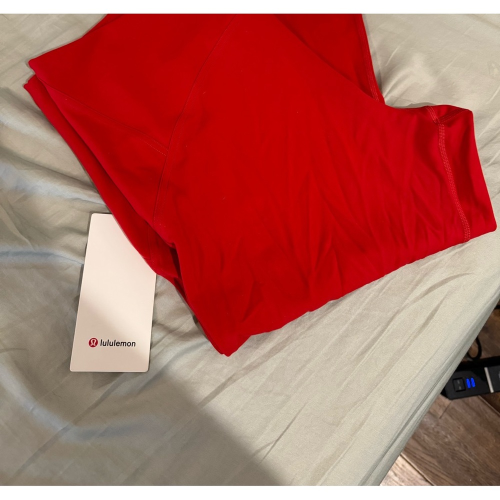 NWT lululemon InStill HR Tight 25” - Picture 2 of 6